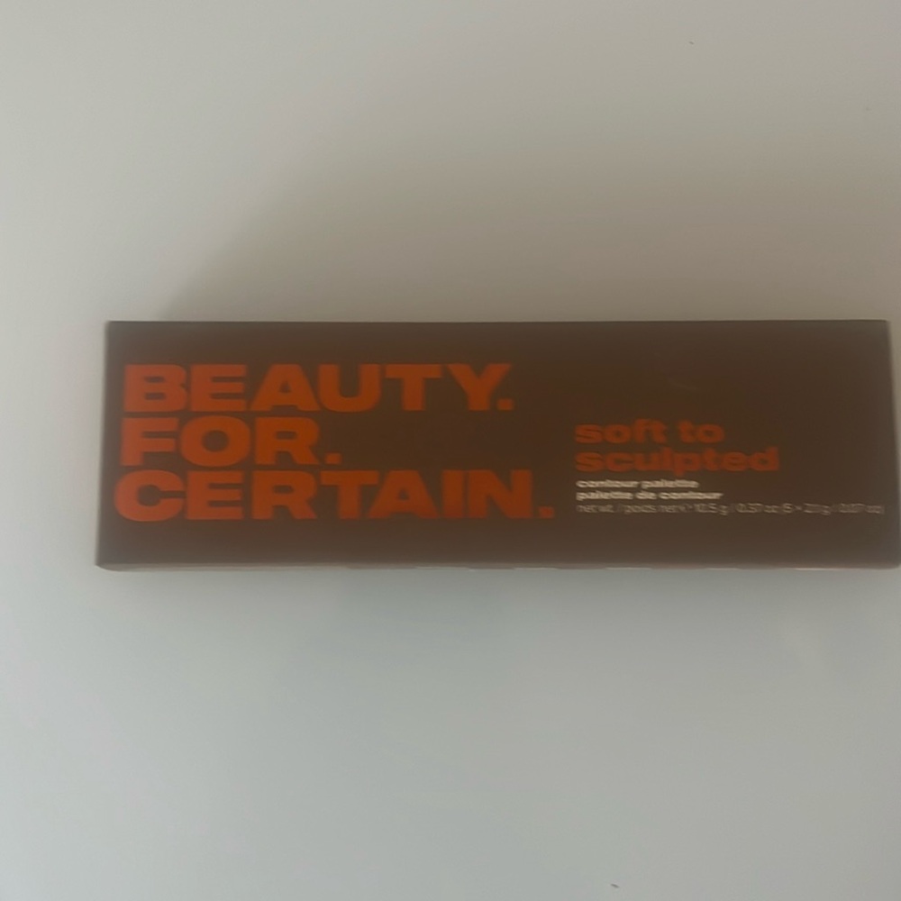 NEW Beauty for Certain Soft to Sculpted Countour Pallete with Eye shadows